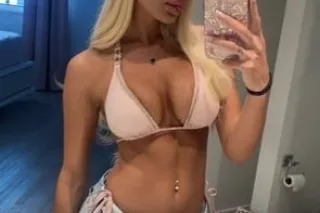 MY WET 💦 IS READY TO TAKE IN SOME GOOD HARD COCK THAT WANT SOME JUICES I OFFER - Image 1