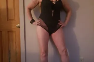 Meet mistress nikki for some dominant play GF experience Newburgh - Image 7